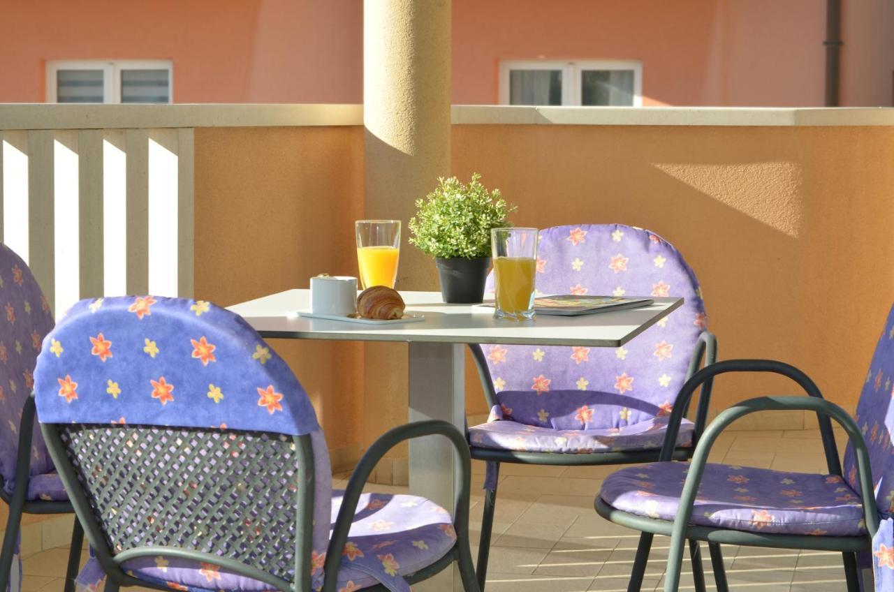 Apartmani Adela Solin Exterior foto