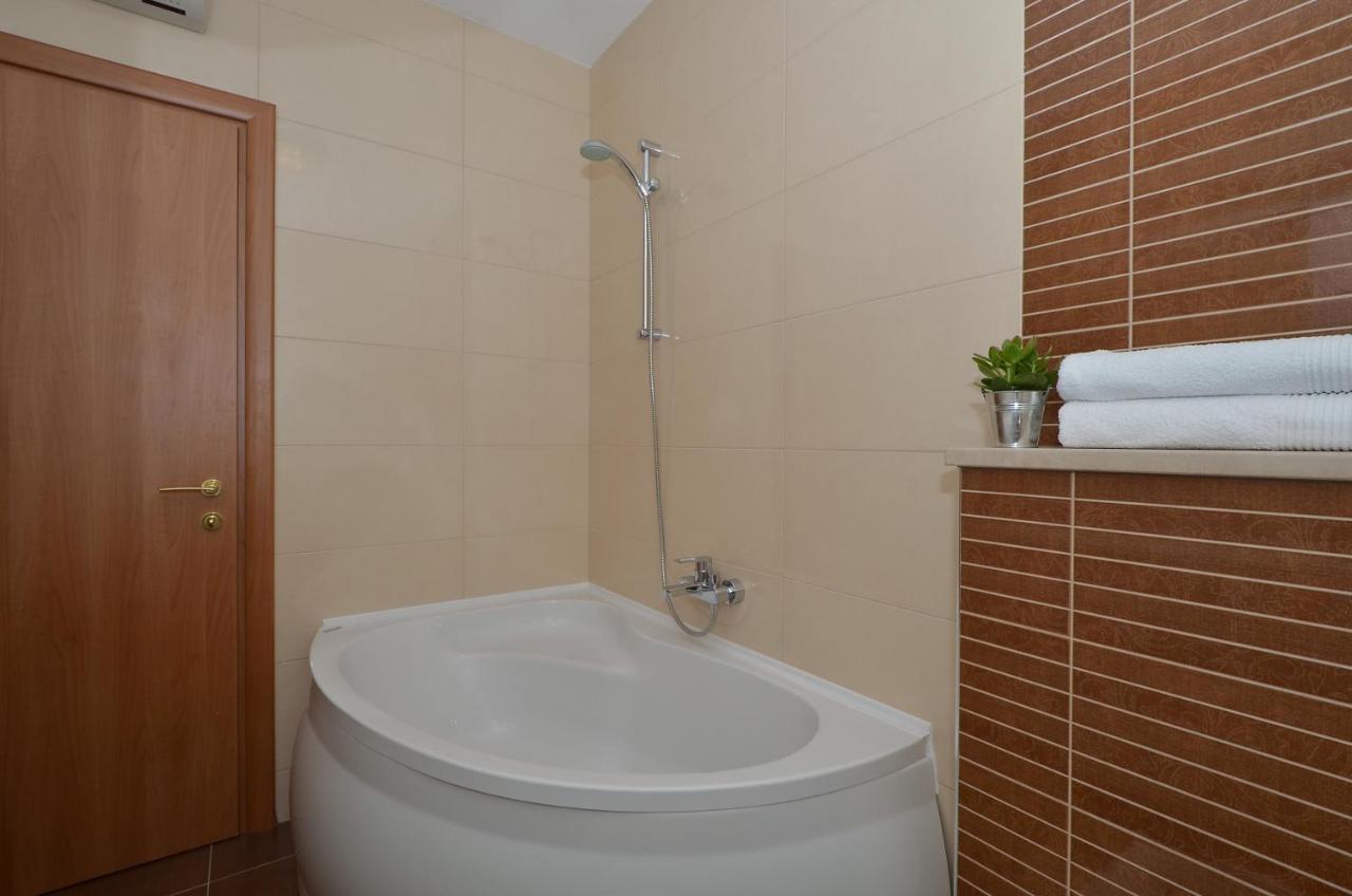 Apartmani Adela Solin Exterior foto